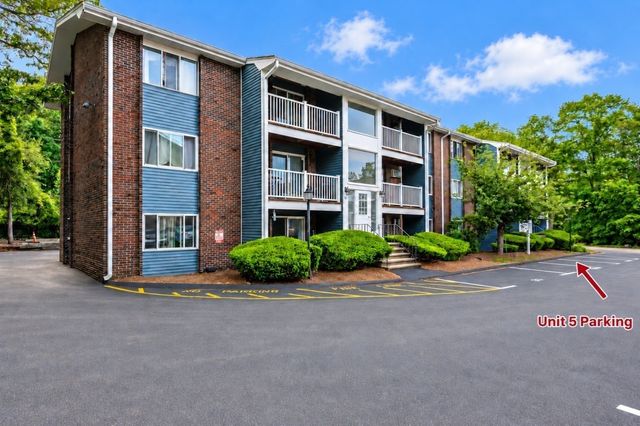 10 Woodcrest Ct 5, Weymouth, MA 02190