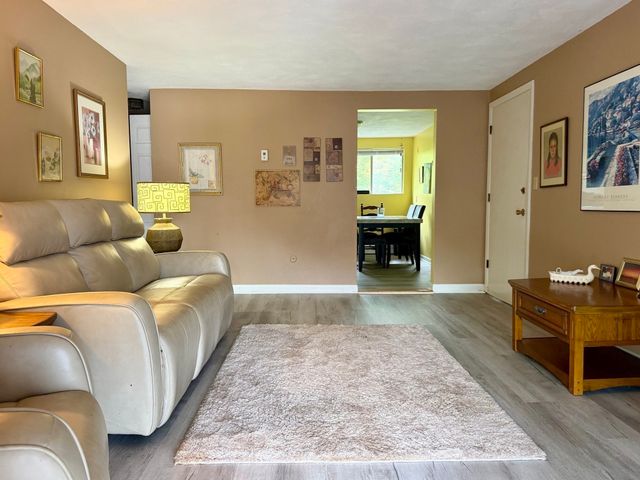 10 Woodcrest Ct 5, Weymouth, MA 02190