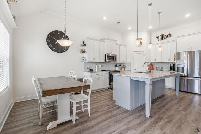 614 Samantha Brooke Way, Bonaire, GA 31005