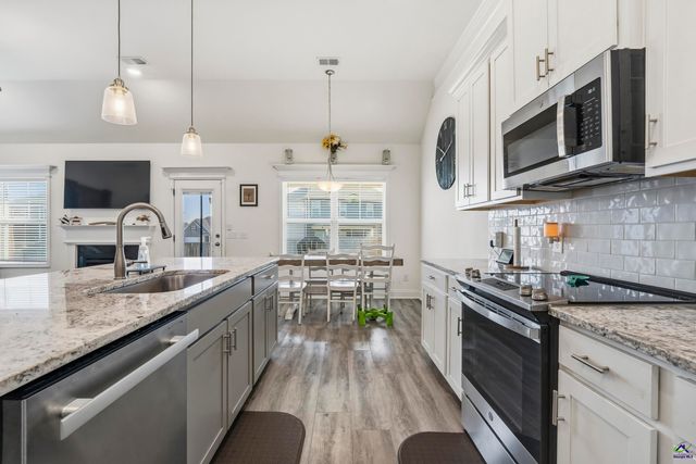 614 Samantha Brooke Way, Bonaire, GA 31005