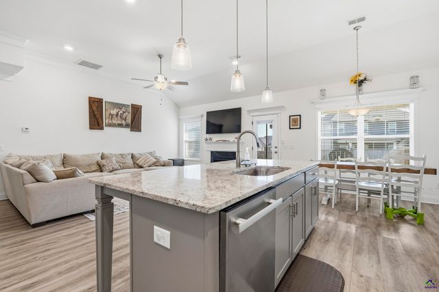 614 Samantha Brooke Way, Bonaire, GA 31005