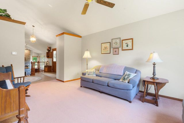 W5502 Evergreen ROAD, Elkhorn, WI 53121