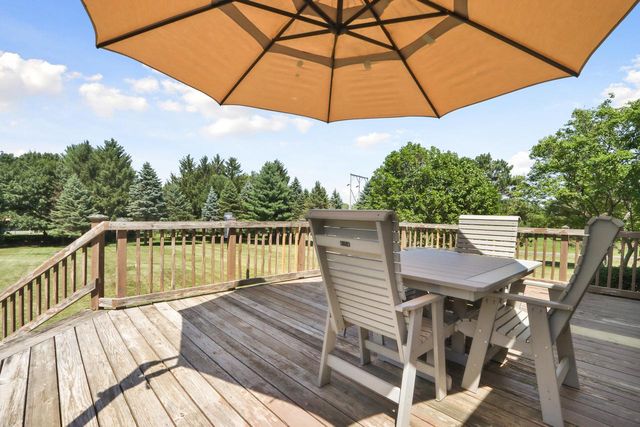 W5502 Evergreen ROAD, Elkhorn, WI 53121