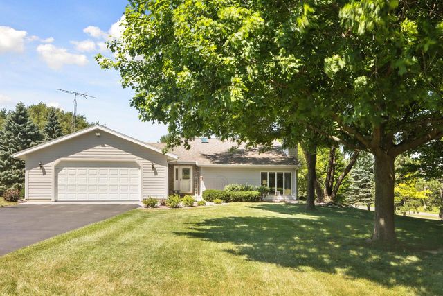 W5502 Evergreen ROAD, Elkhorn, WI 53121