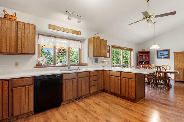 W5502 Evergreen ROAD, Elkhorn, WI 53121