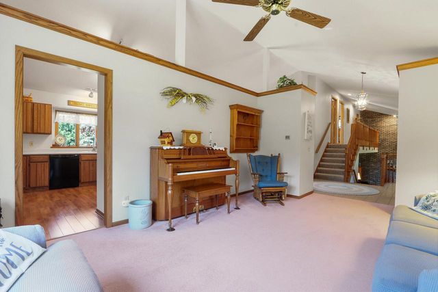 W5502 Evergreen ROAD, Elkhorn, WI 53121