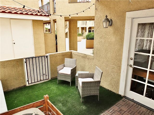 16912 Sims 103, Huntington Beach, CA 92649