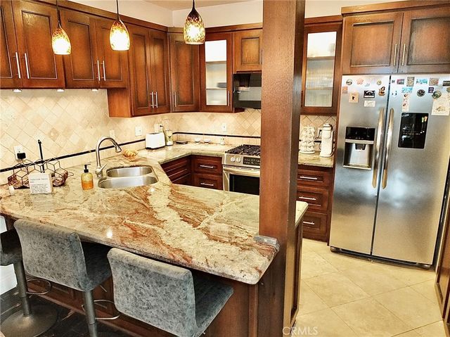 16912 Sims 103, Huntington Beach, CA 92649