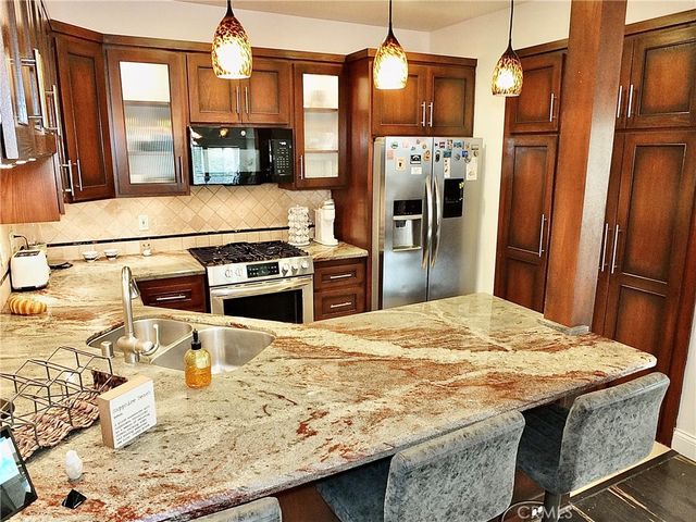 16912 Sims 103, Huntington Beach, CA 92649