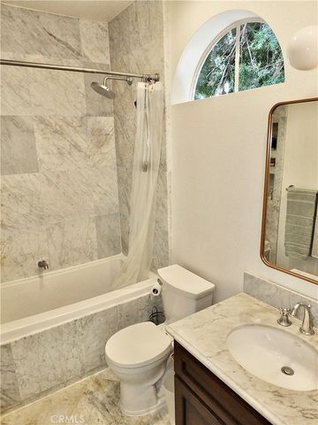 16912 Sims 103, Huntington Beach, CA 92649