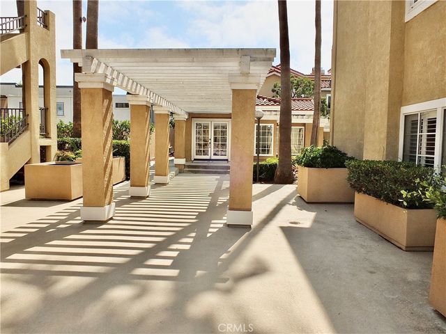 16912 Sims 103, Huntington Beach, CA 92649