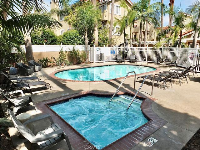16912 Sims 103, Huntington Beach, CA 92649