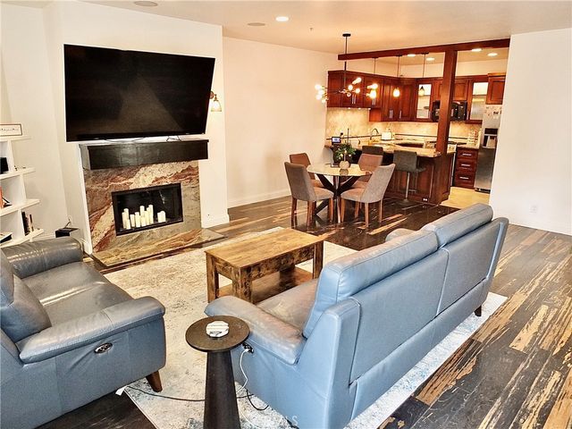16912 Sims 103, Huntington Beach, CA 92649