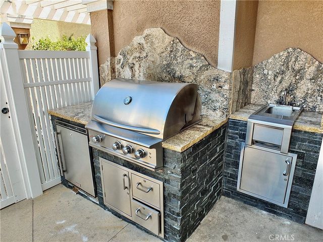 16912 Sims 103, Huntington Beach, CA 92649