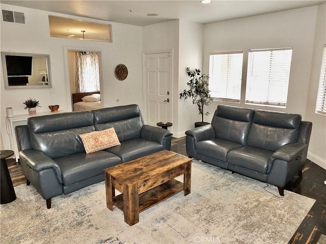 16912 Sims 103, Huntington Beach, CA 92649