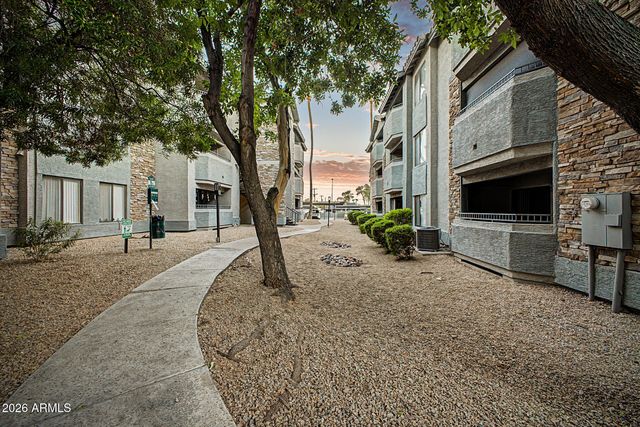 2025 E CAMPBELL Avenue 127, Phoenix, AZ 85016