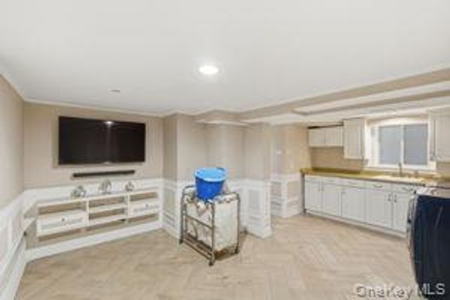 953 E 227th Street, Bronx, NY 10466
