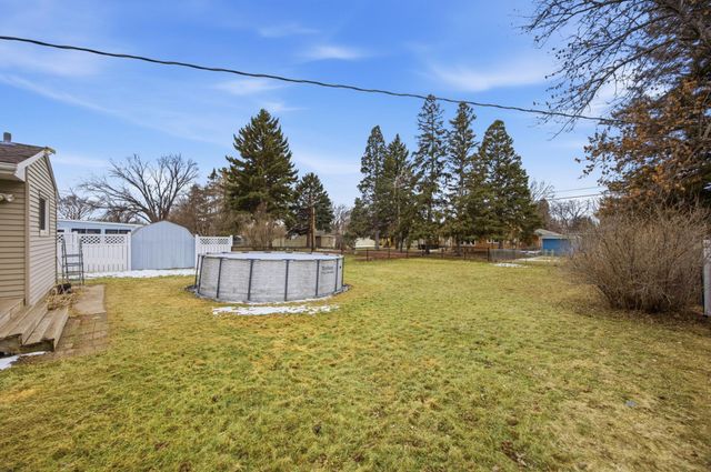 1621 17th Street S, Moorhead, MN 56560