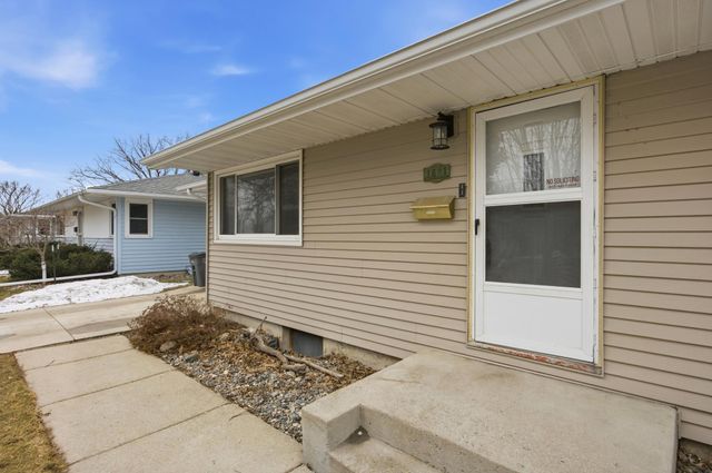 1621 17th Street S, Moorhead, MN 56560