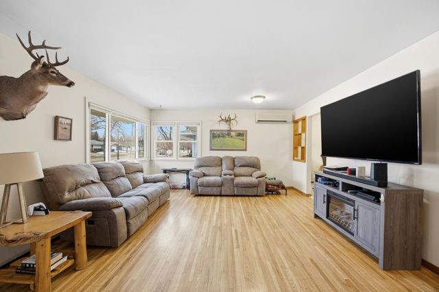 1621 17th Street S, Moorhead, MN 56560