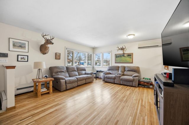 1621 17th Street S, Moorhead, MN 56560