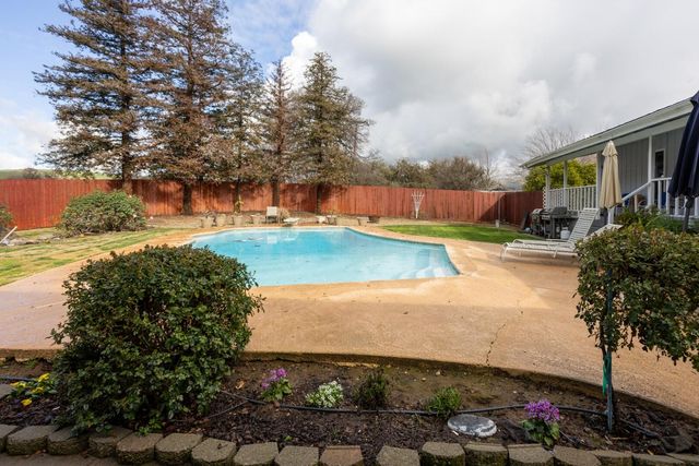 16021 Cattle Drive, Springville, CA 93265