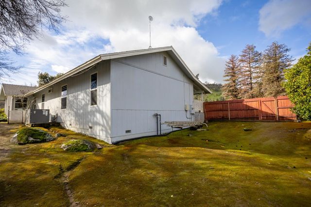 16021 Cattle Drive, Springville, CA 93265