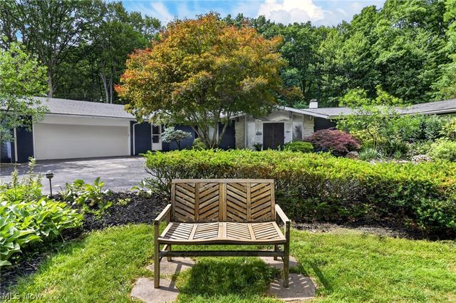 5698 Lamplighter Drive, Girard, OH 44420