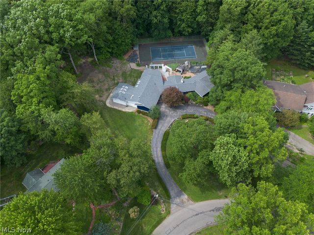 5698 Lamplighter Drive, Girard, OH 44420
