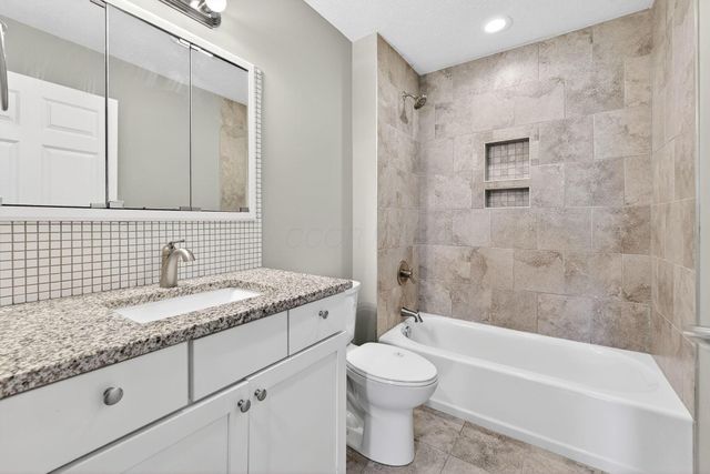 891 Autumn Chase Lane, Marysville, OH 43040