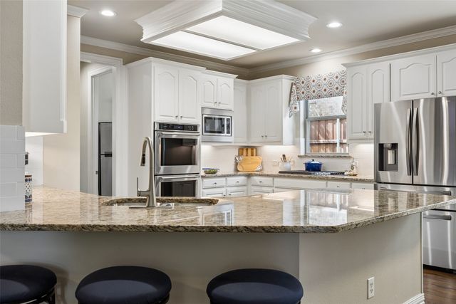 5904 Avon Drive, Plano, TX 75093