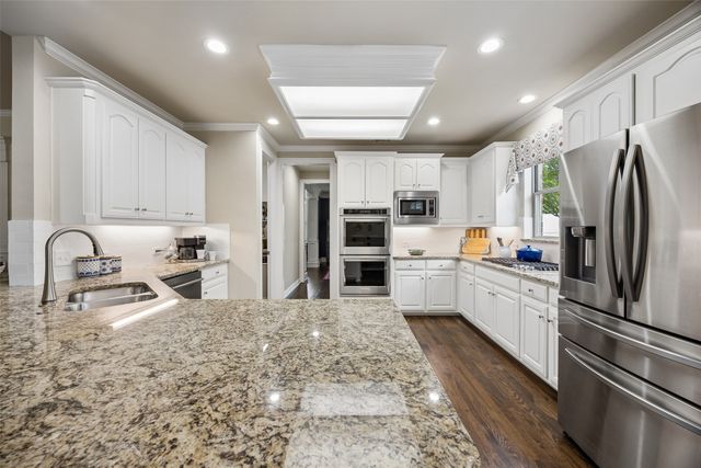 5904 Avon Drive, Plano, TX 75093