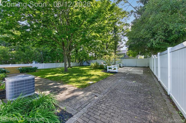 318 N 5th Street, Brighton, MI 48116