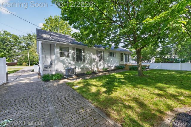 318 N 5th Street, Brighton, MI 48116
