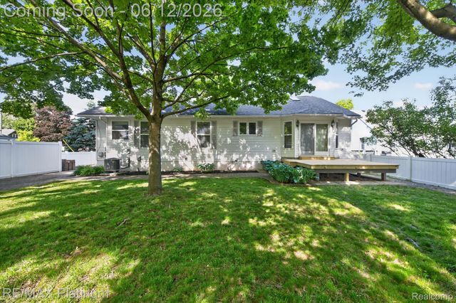 318 N 5th Street, Brighton, MI 48116