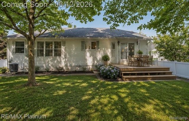 318 N 5th Street, Brighton, MI 48116