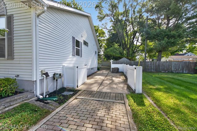 318 N 5th Street, Brighton, MI 48116