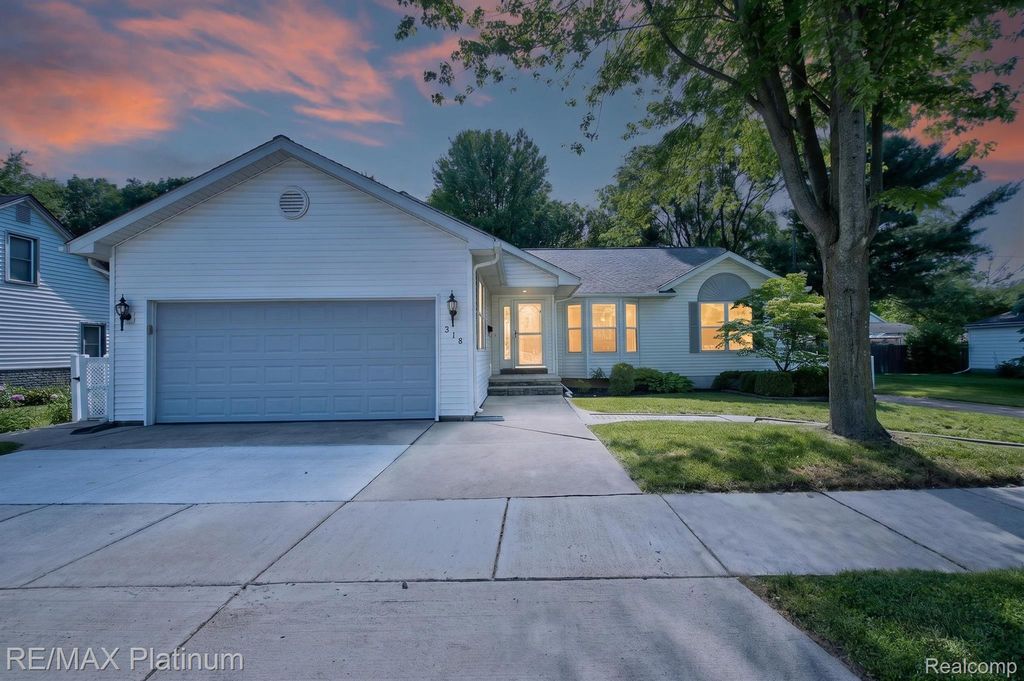 318 N 5th Street, Brighton, MI 48116