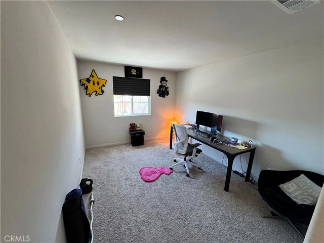 689 Carnation, San Jacinto, CA 92583