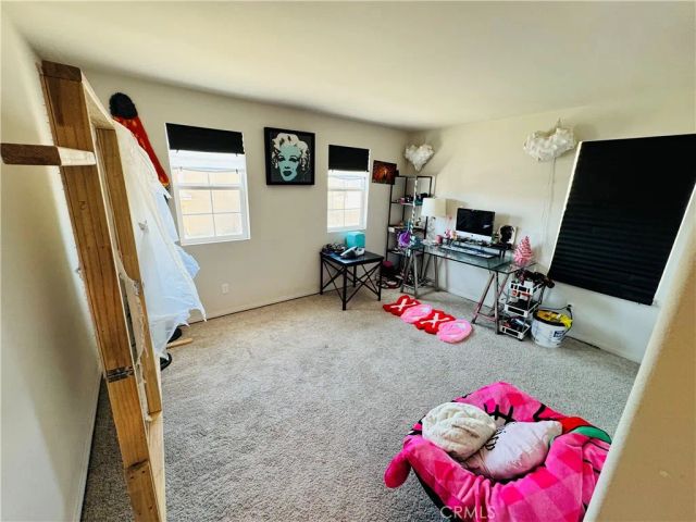 689 Carnation, San Jacinto, CA 92583