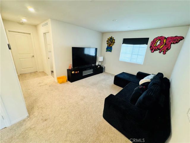 689 Carnation, San Jacinto, CA 92583