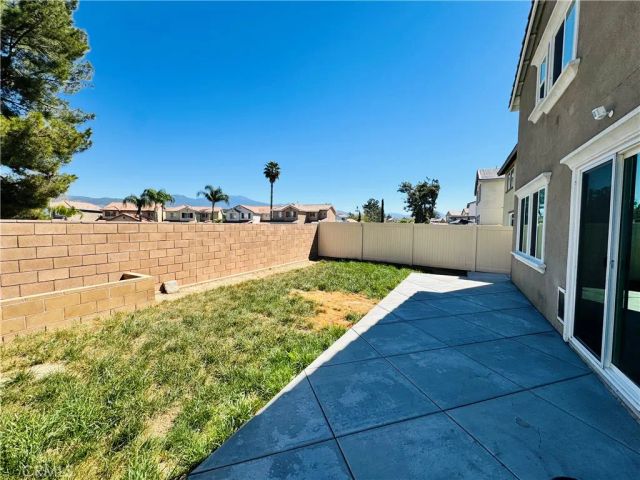 689 Carnation, San Jacinto, CA 92583