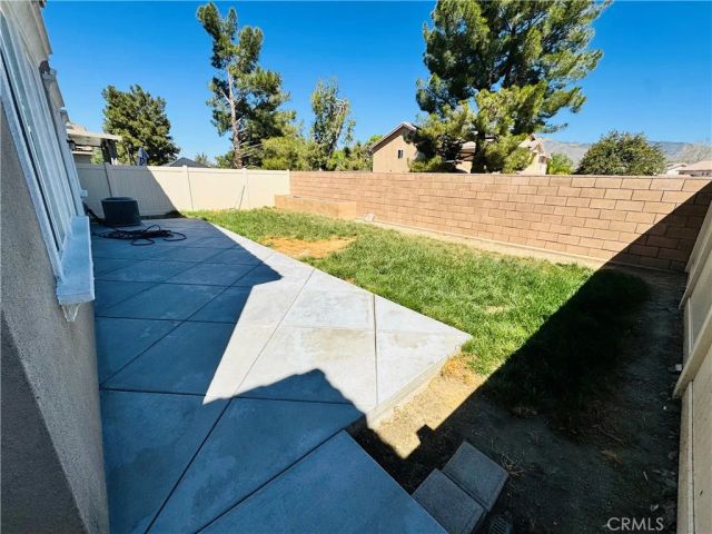 689 Carnation, San Jacinto, CA 92583