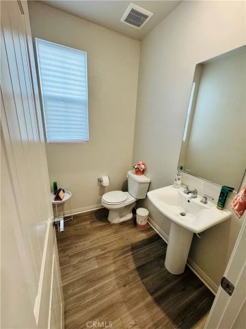 689 Carnation, San Jacinto, CA 92583
