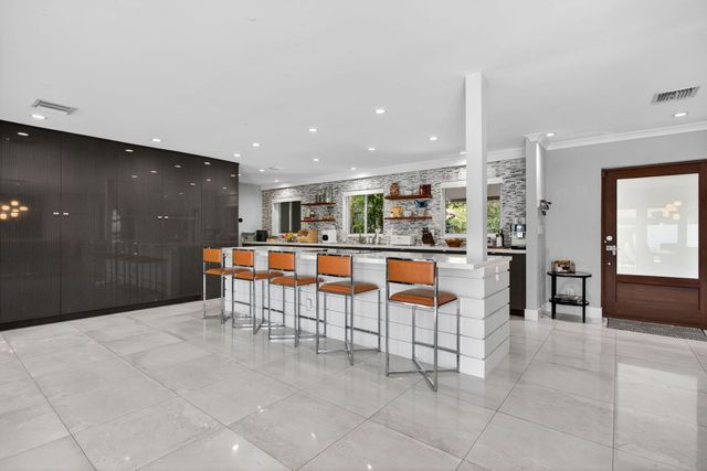 2732 NE 35th Drive, Fort Lauderdale, FL 33308