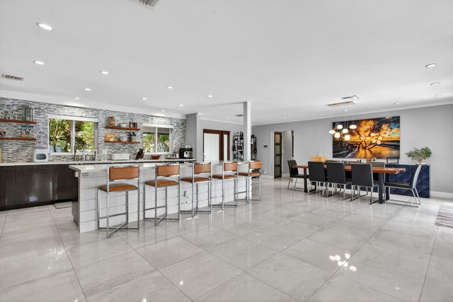 2732 NE 35th Drive, Fort Lauderdale, FL 33308