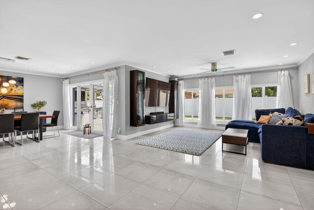 2732 NE 35th Drive, Fort Lauderdale, FL 33308