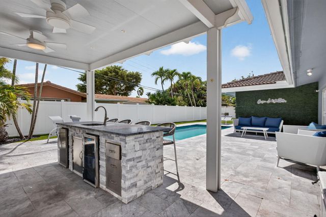 2732 NE 35th Drive, Fort Lauderdale, FL 33308