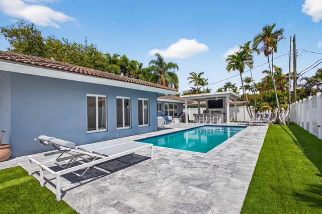 2732 NE 35th Drive, Fort Lauderdale, FL 33308