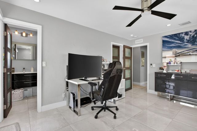 2732 NE 35th Drive, Fort Lauderdale, FL 33308